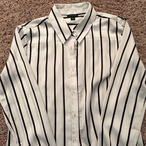 Ann Taylor Lasies Classic Black and White Striped Shirt